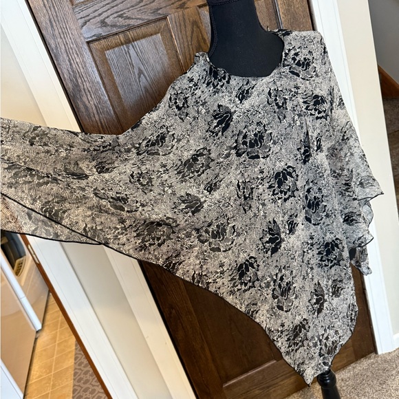 100% Silk Floral Poncho Wrap Black Ivory Whimsigoth - Picture 3 of 13